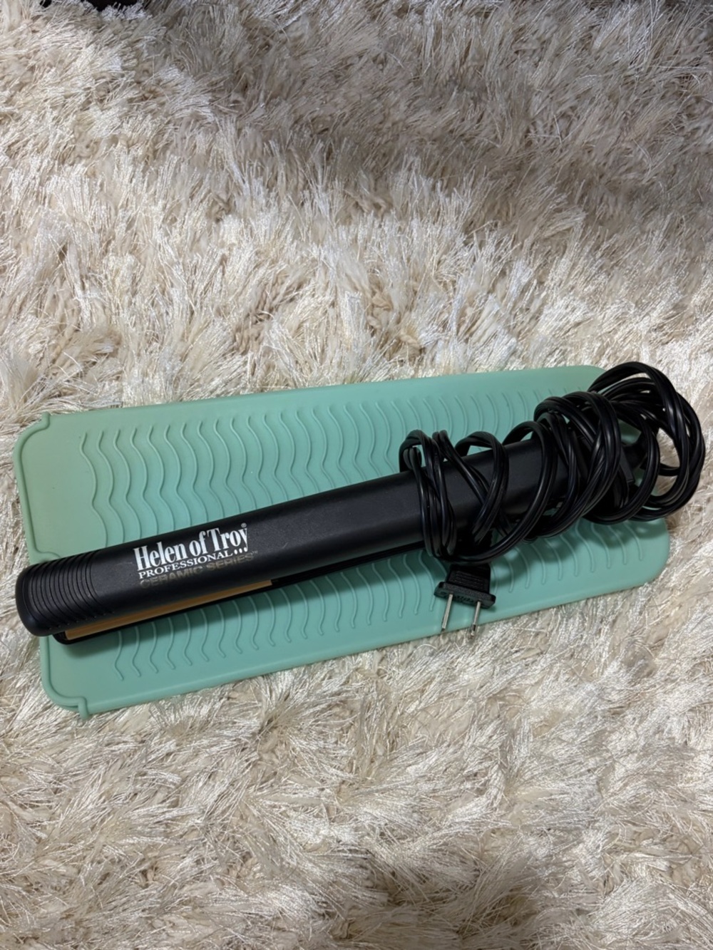 Helen of Troy 1 1/4" Digital Salon Flat Iron w/ Silicone Iron Sleeve